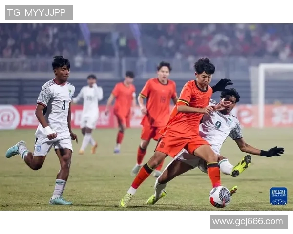 U22阿曼队与中国队激战正酣争夺亚洲青年足球赛晋级名额